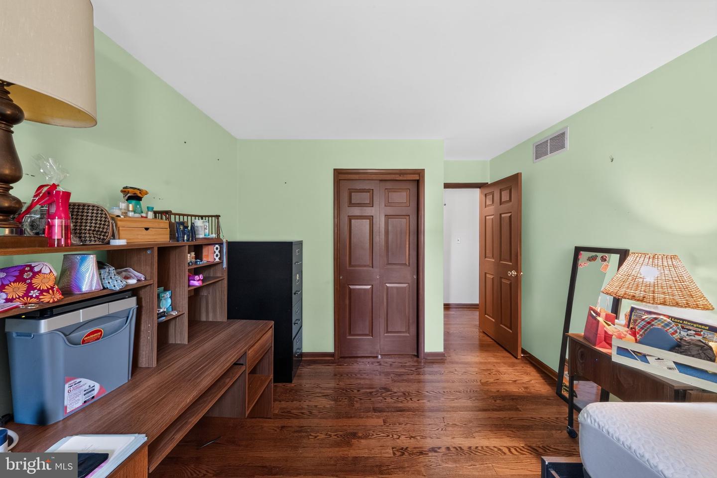 2 Anna Ave Property Photo 21