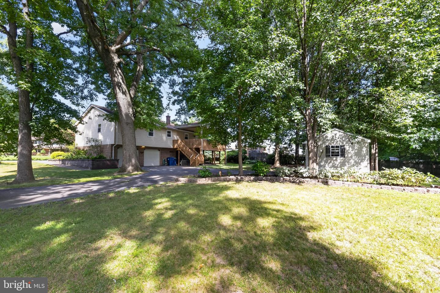 2 Anna Ave Property Photo 26
