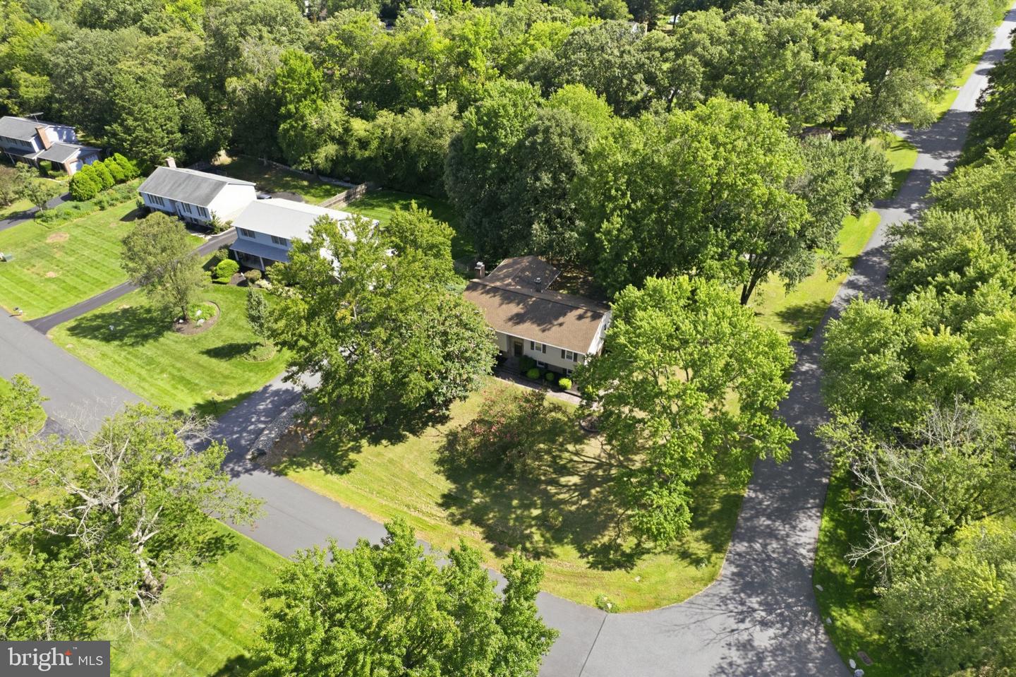 2 Anna Ave Property Photo 28