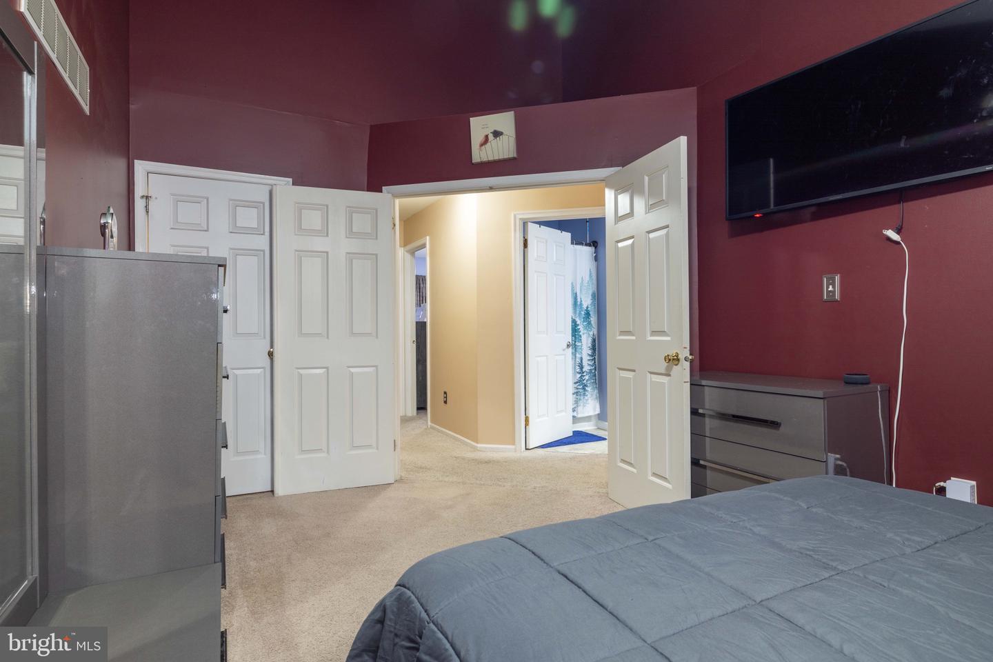 121 Valerie Property Photo 15