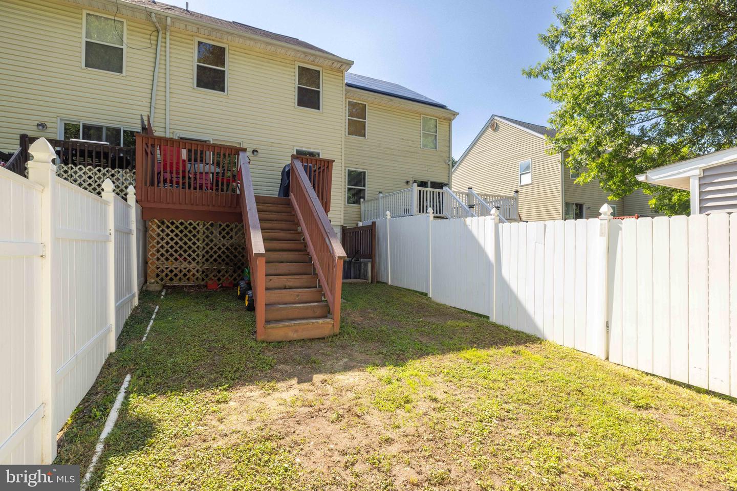 121 Valerie Property Photo 32