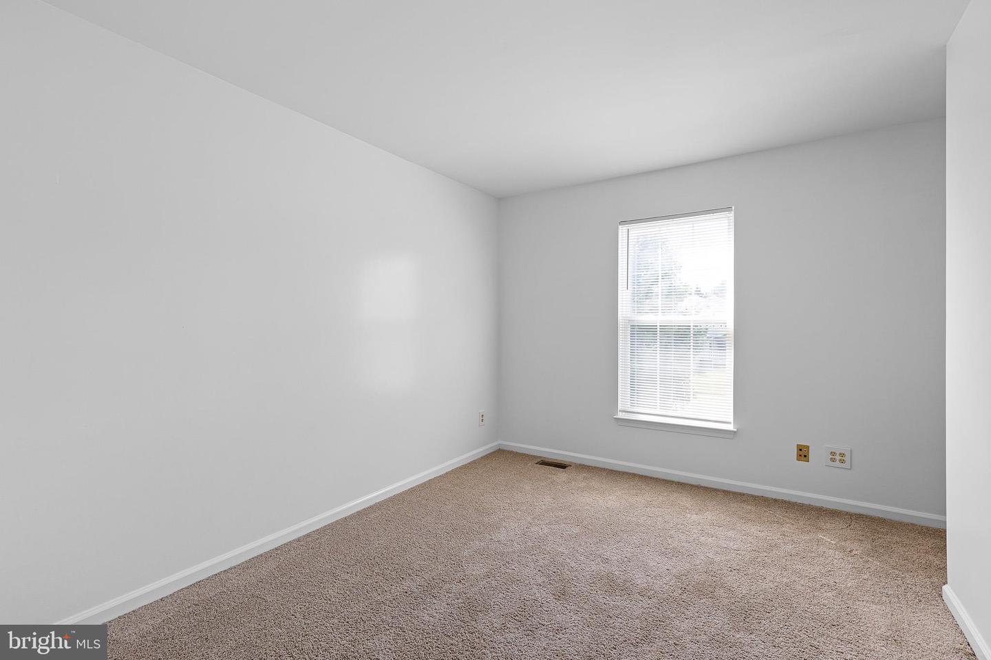 152 Mccormick Blvd Property Photo 16