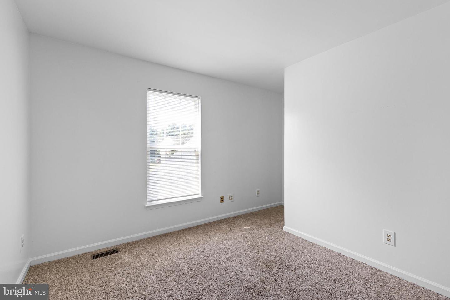 152 Mccormick Blvd Property Photo 17