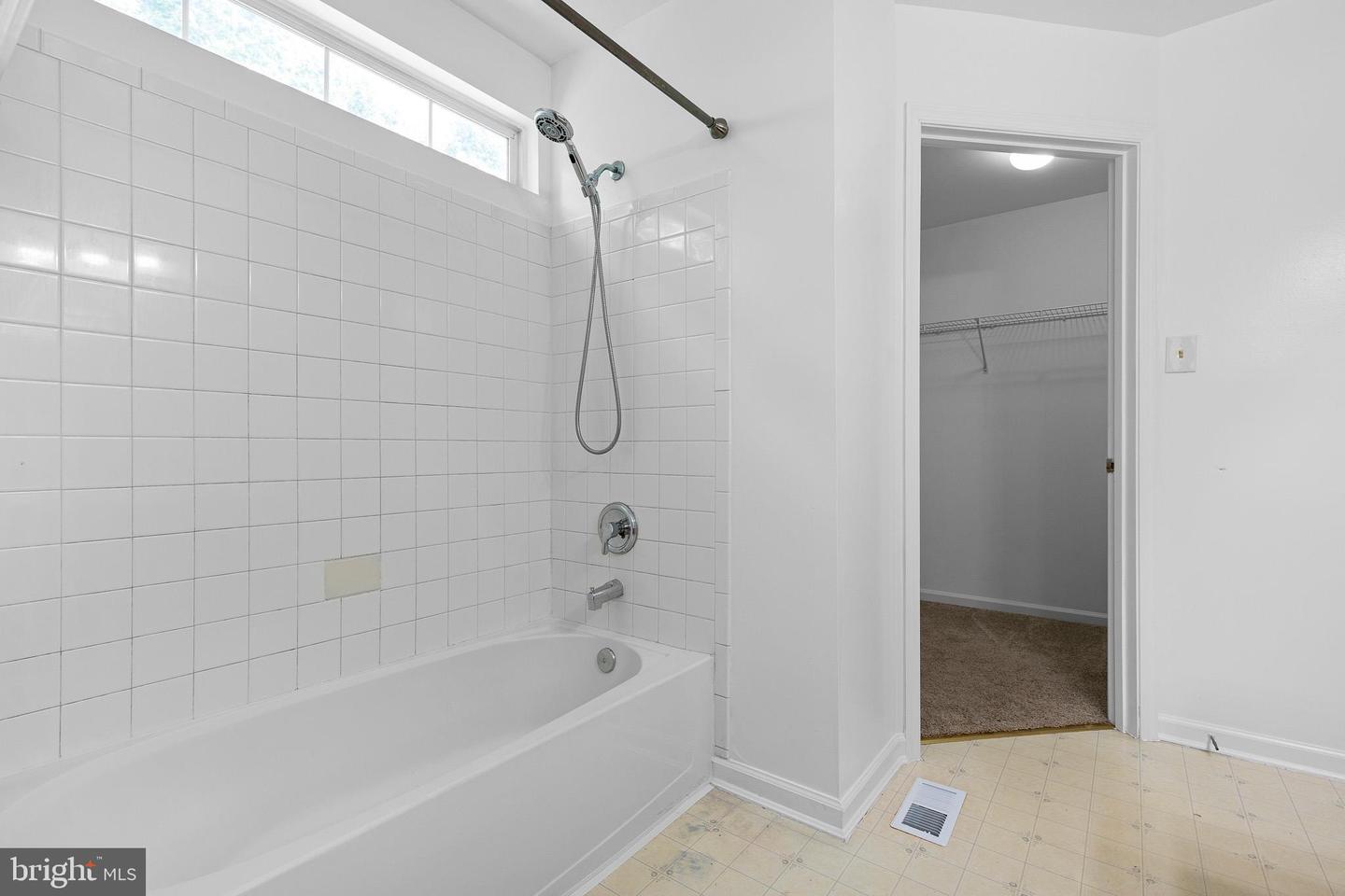 152 Mccormick Blvd Property Photo 23