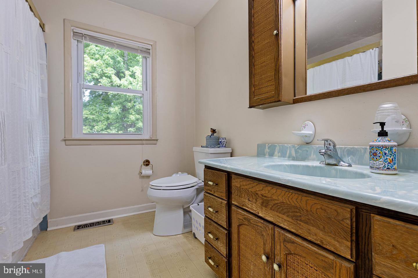 231 E Seneca Dr Property Photo 23