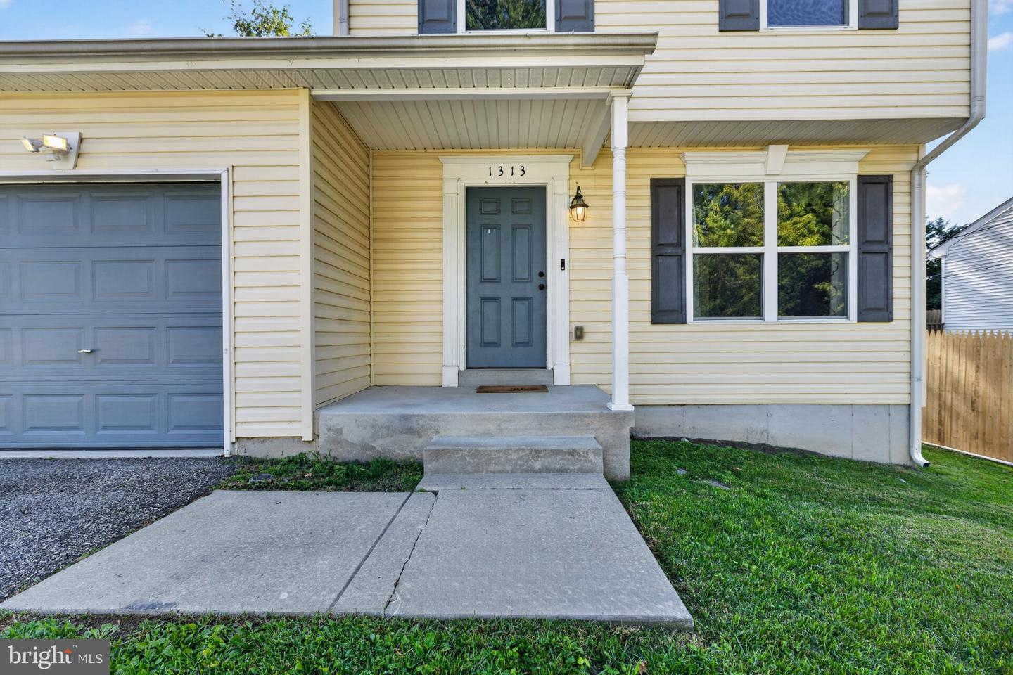 1313 Fairview Ave Property Photo 4