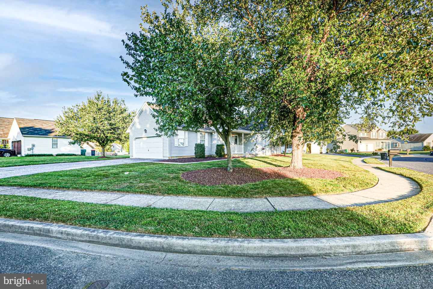 434 W Harvest Ln Property Photo 3