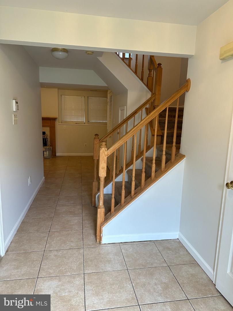 108 Steven Ln Property Photo 5