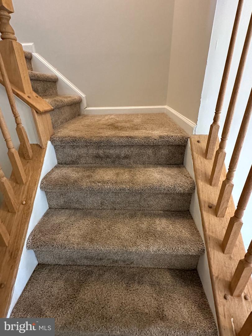 108 Steven Ln Property Photo 6