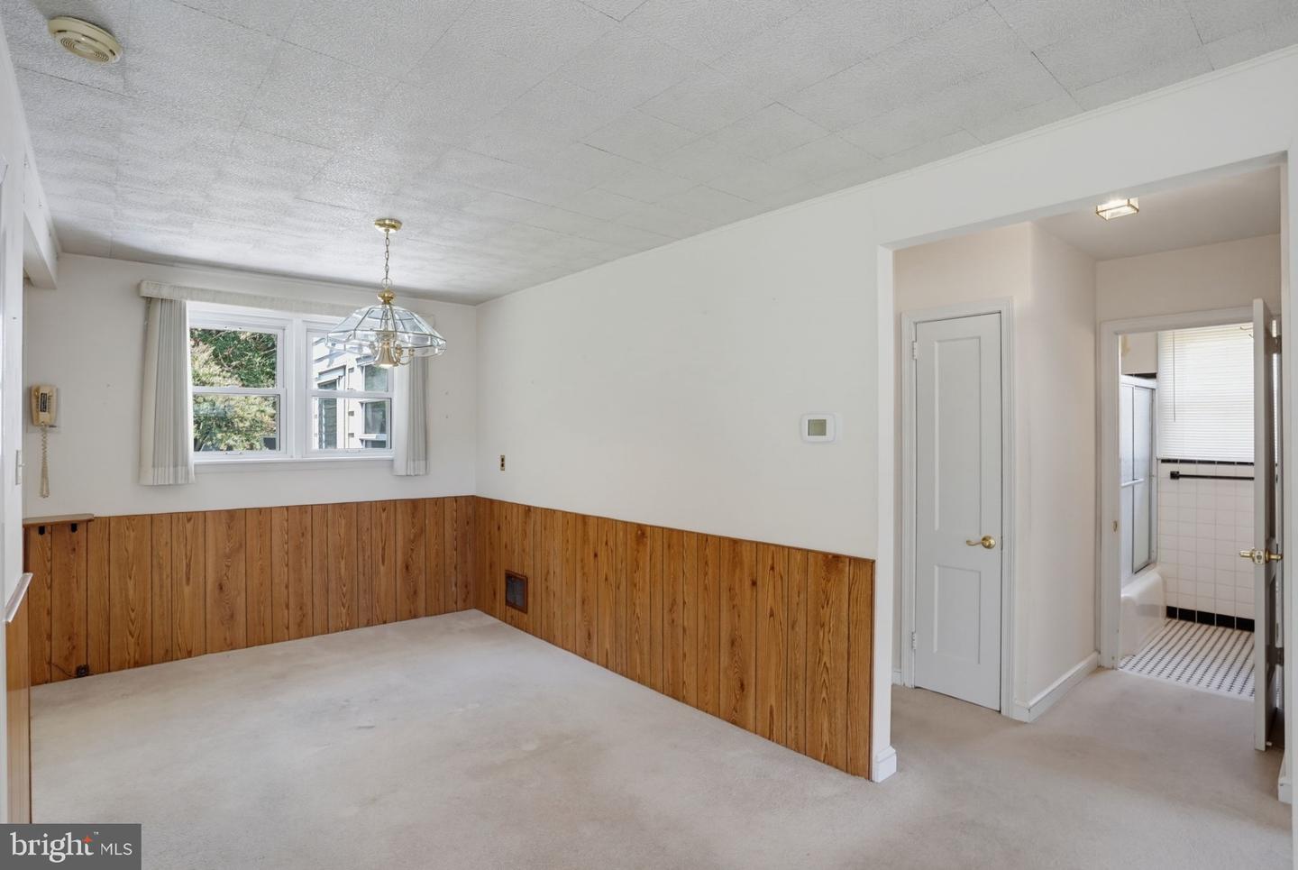15 Garden Ln Property Photo 5