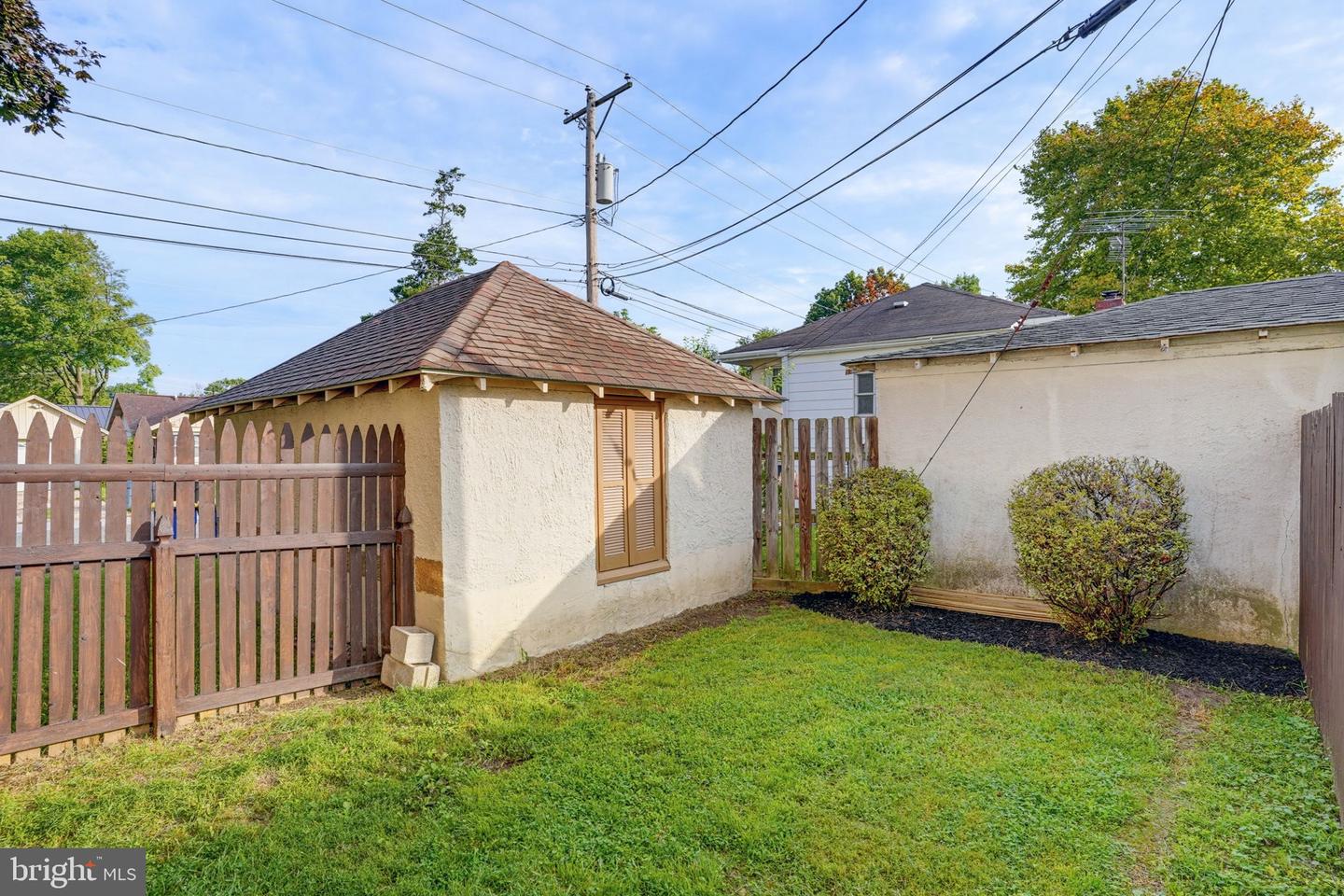 611 Deemer Pl Property Photo 7