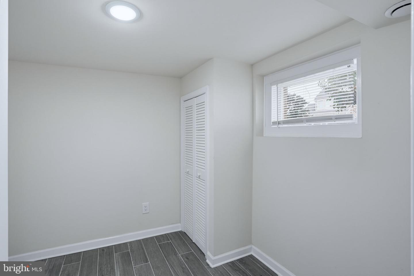611 Deemer Pl Property Photo 28