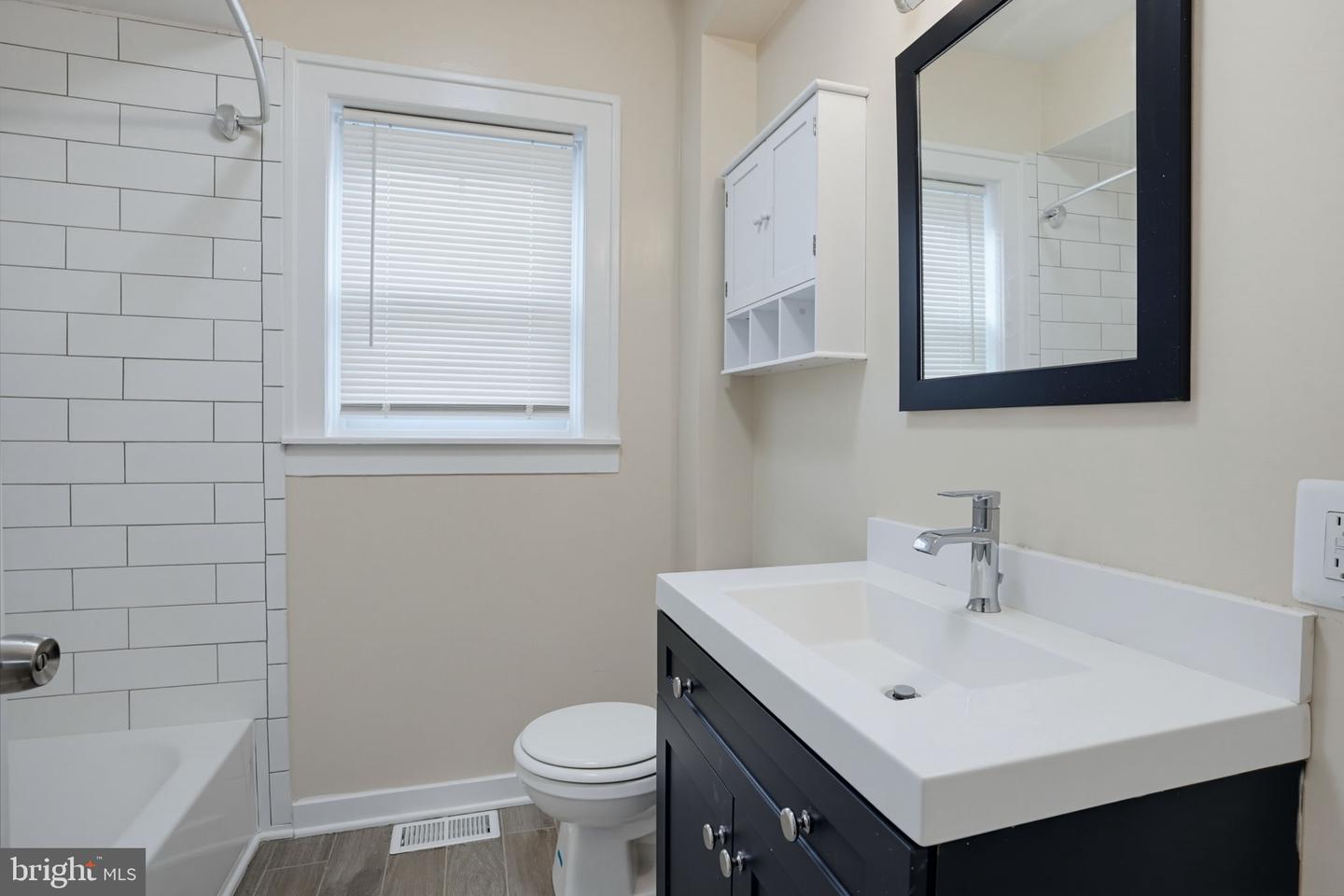 611 Deemer Pl Property Photo 29