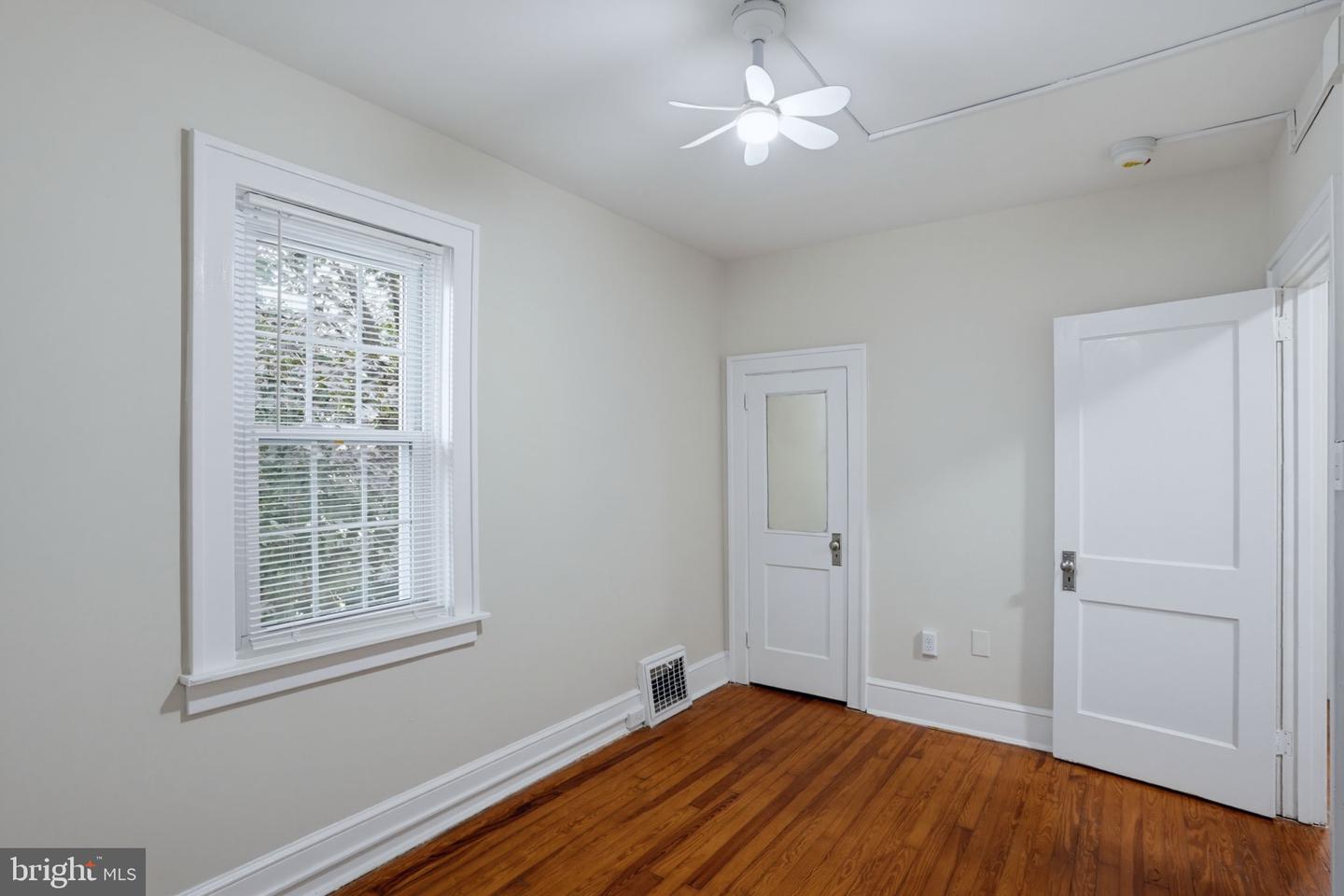 611 Deemer Pl Property Photo 32