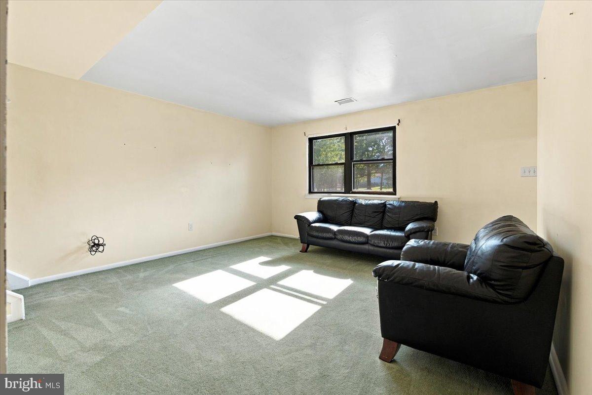 305 Kemper Dr Property Photo 8