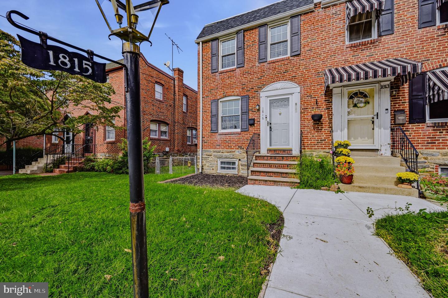 1815 MAPLE ST Property Photo 1