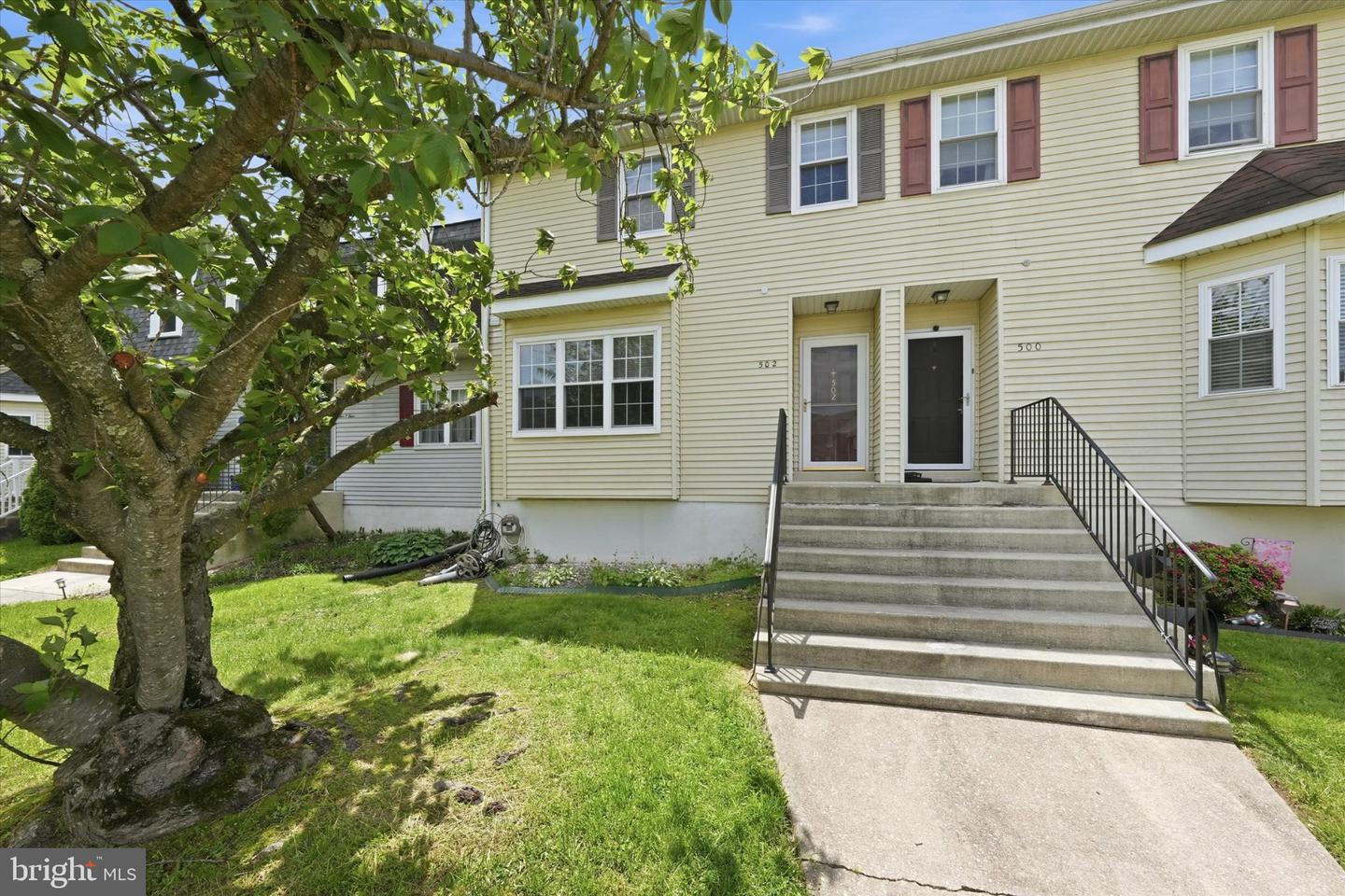 502 4th St Property Photo 1