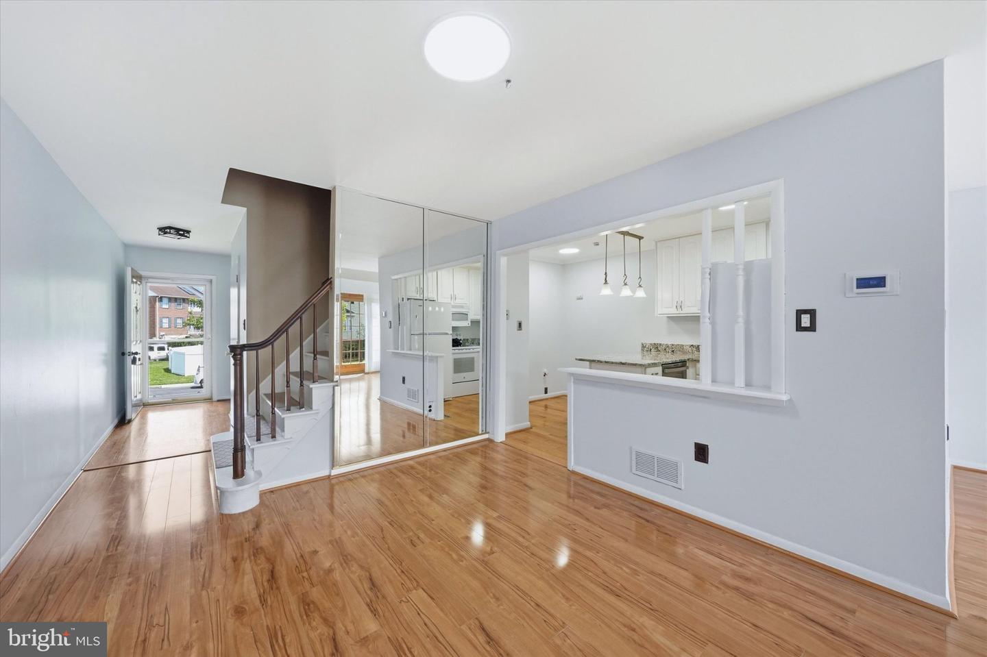 502 4th St Property Photo 8