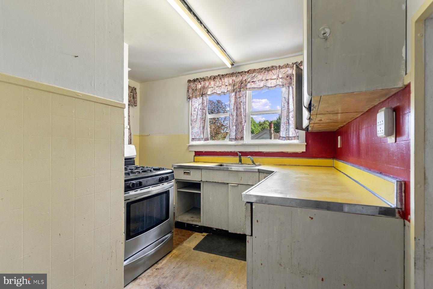 414 8th St Property Photo 12