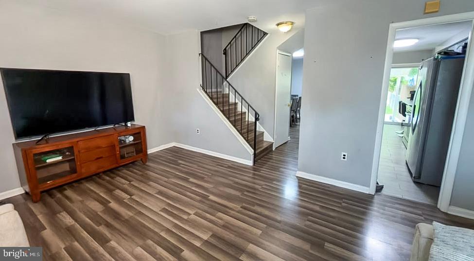 25 FLEMING Property Photo 1