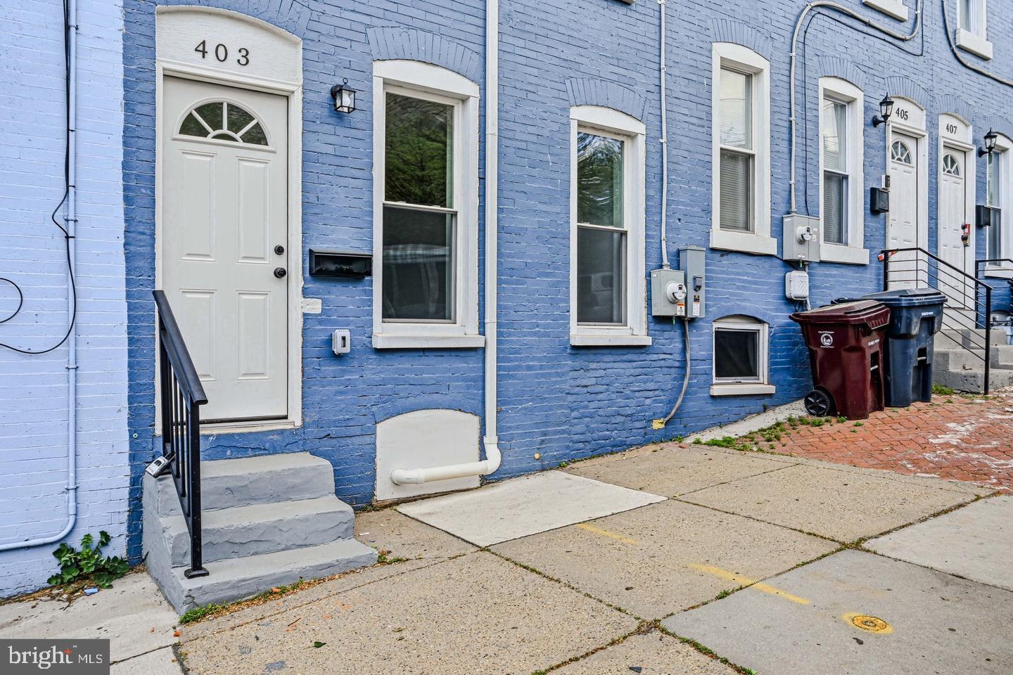 403 N RODNEY ST Property Photo 1
