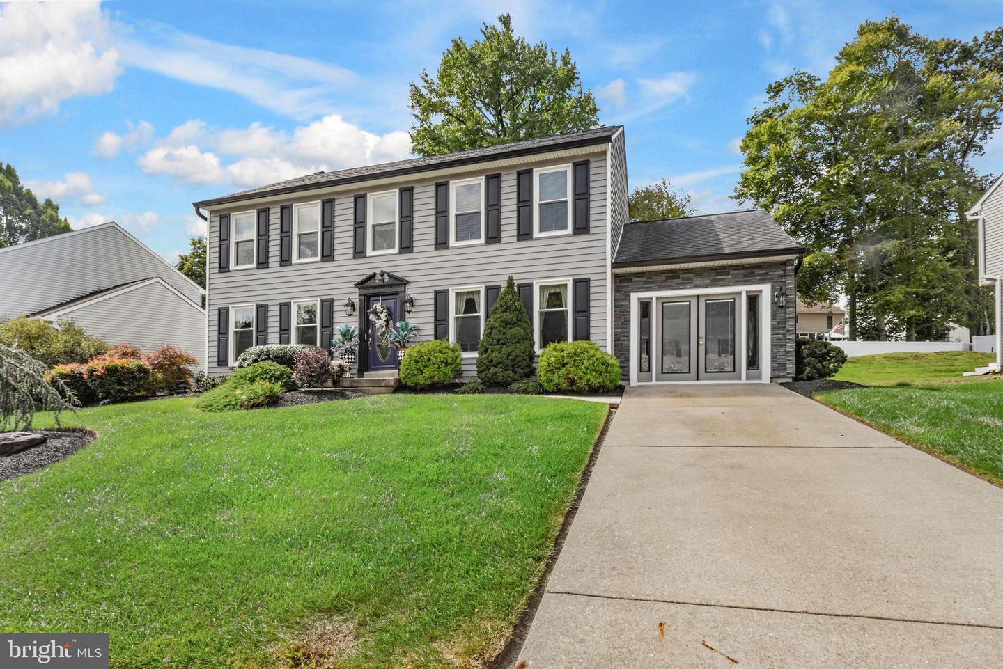 12 Gloucester Ct Property Photo 1