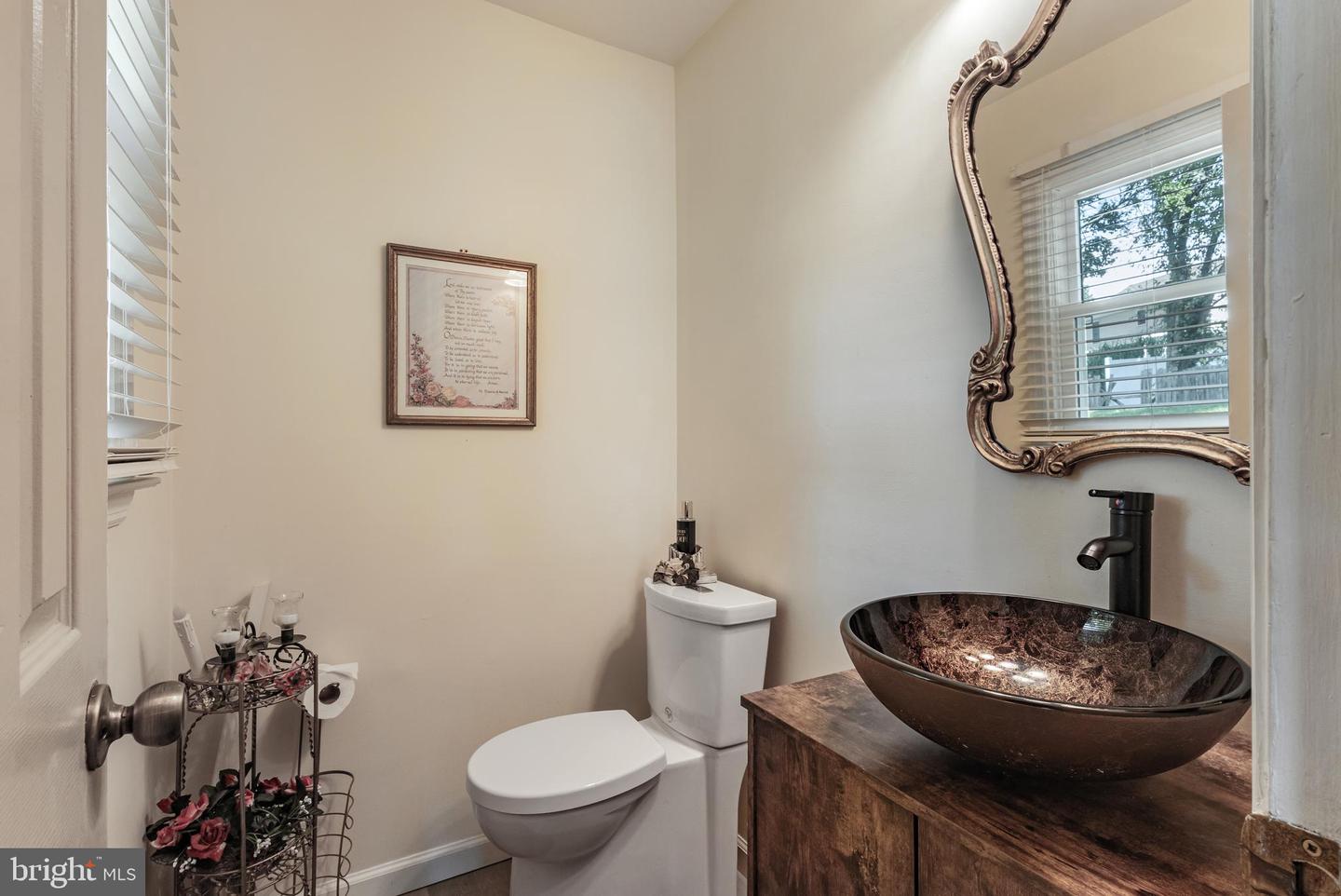 12 Gloucester Ct Property Photo 9
