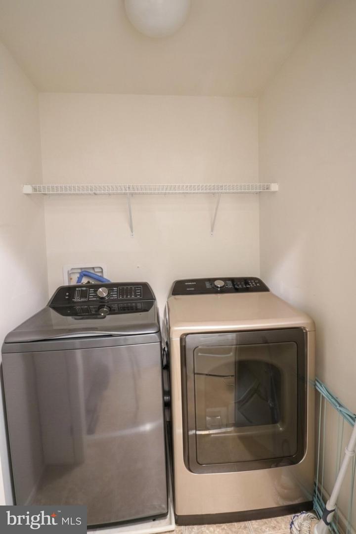 225 W General Grey Ct Property Photo 25