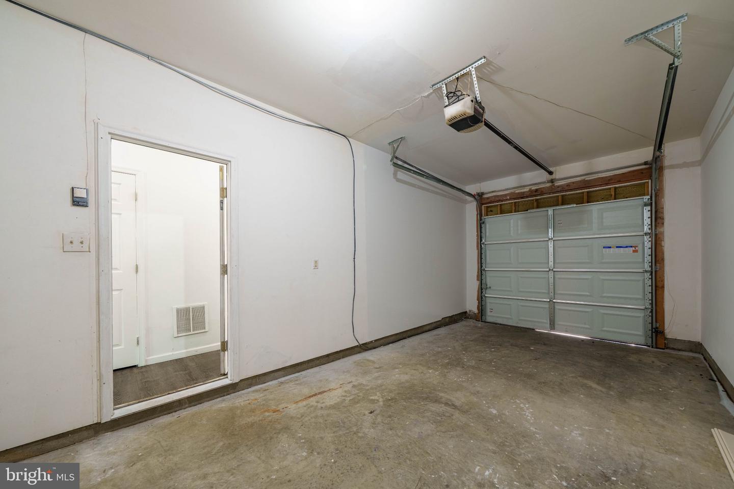 709 Observatory Dr Property Photo 7