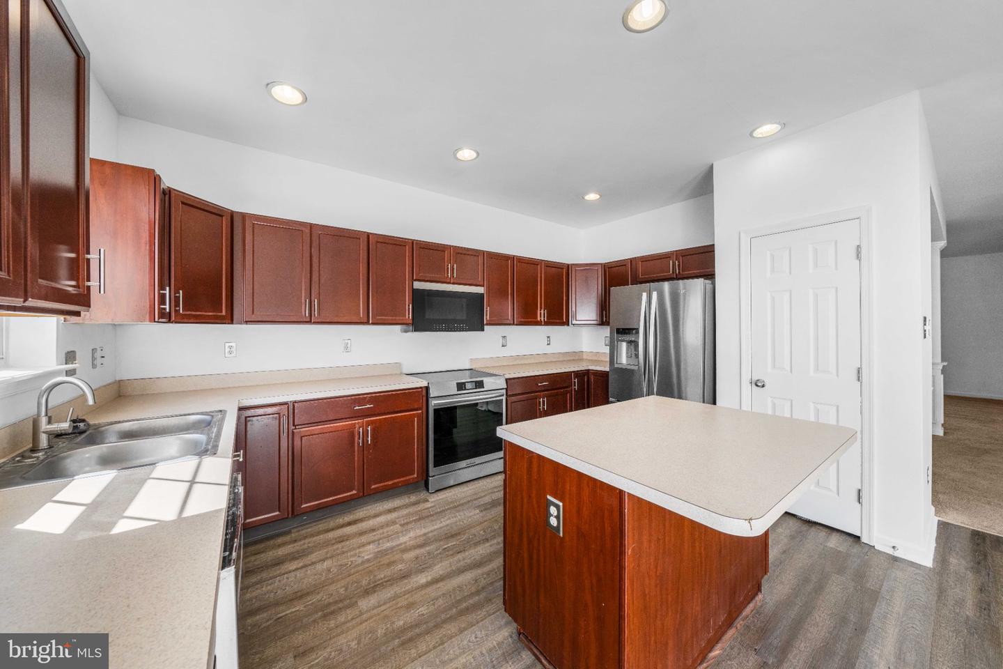 709 Observatory Dr Property Photo 16