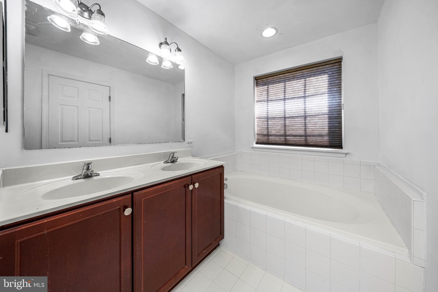 709 Observatory Dr Property Photo 24