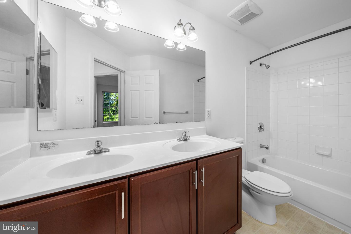 709 Observatory Dr Property Photo 29