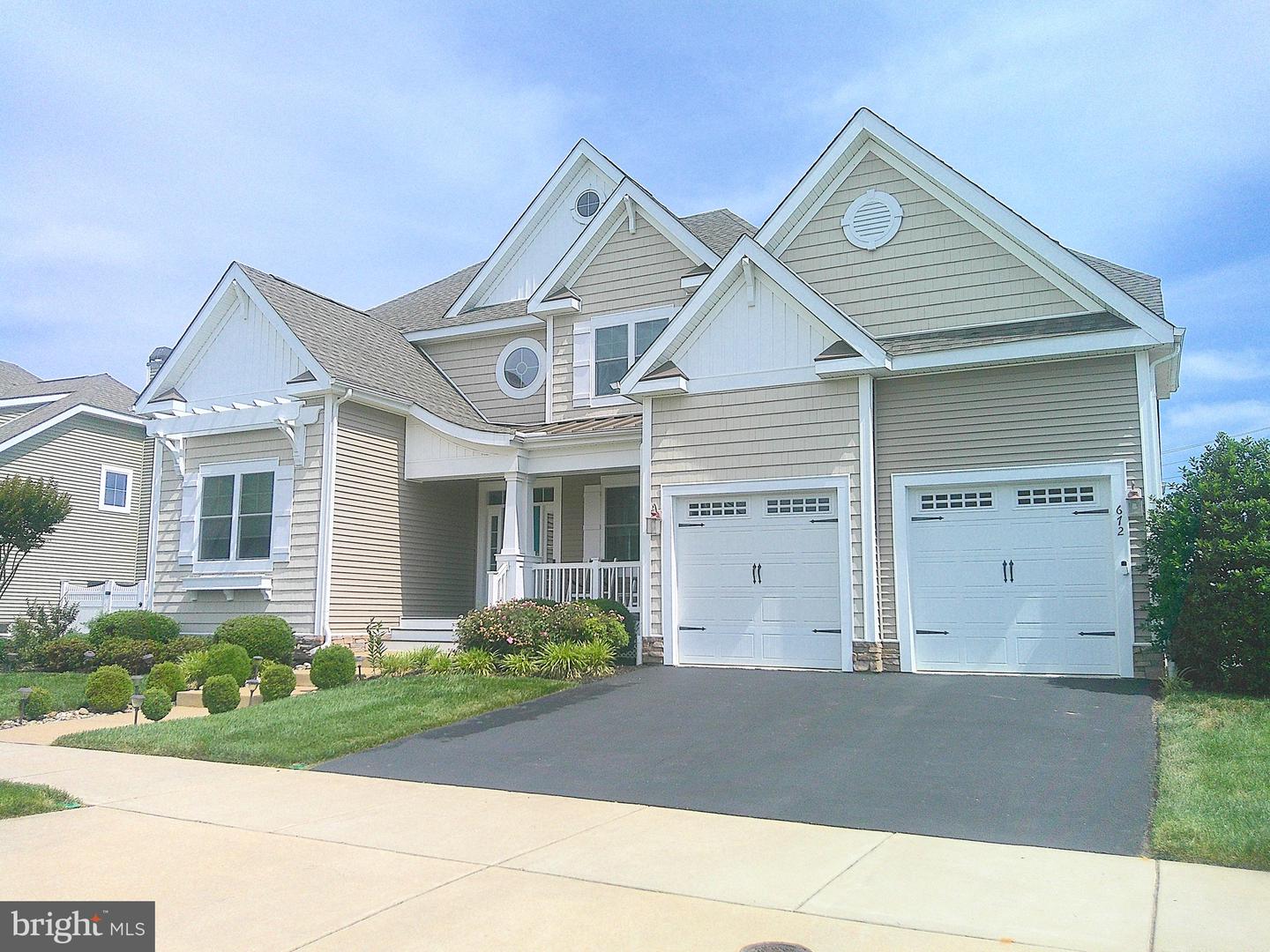 672 Spring Hollow Dr Property Photo 2