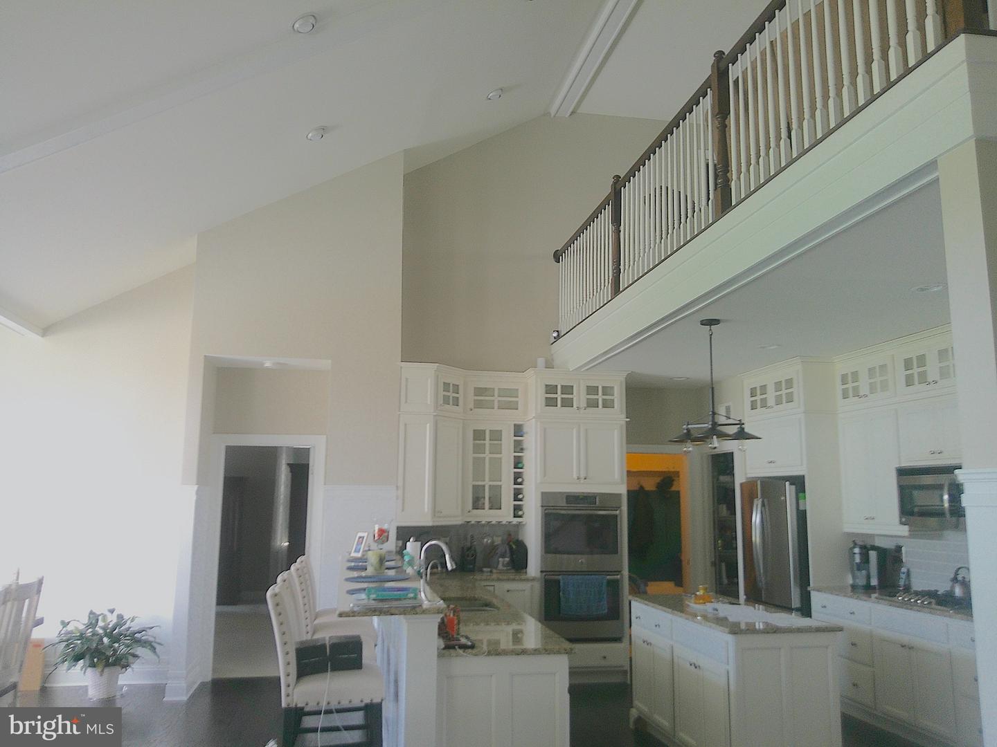 672 Spring Hollow Dr Property Photo 6