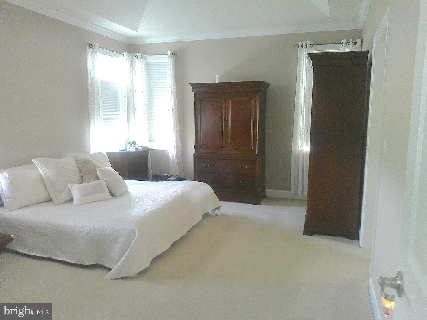 672 Spring Hollow Dr Property Photo 8