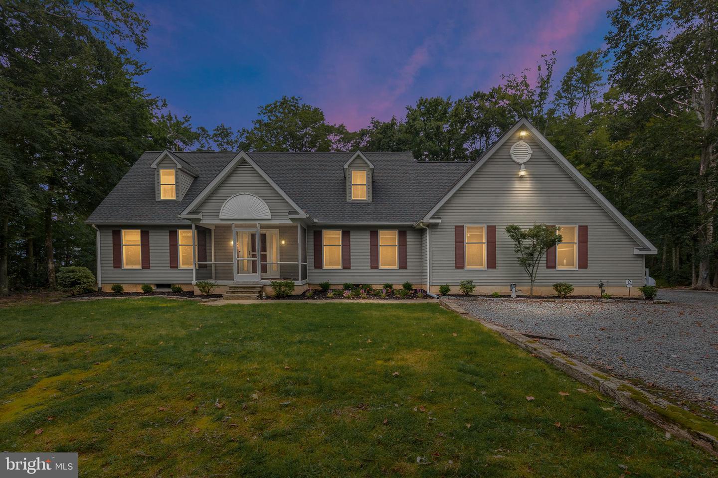 105 Thoroughfare Neck Rd Property Photo 2