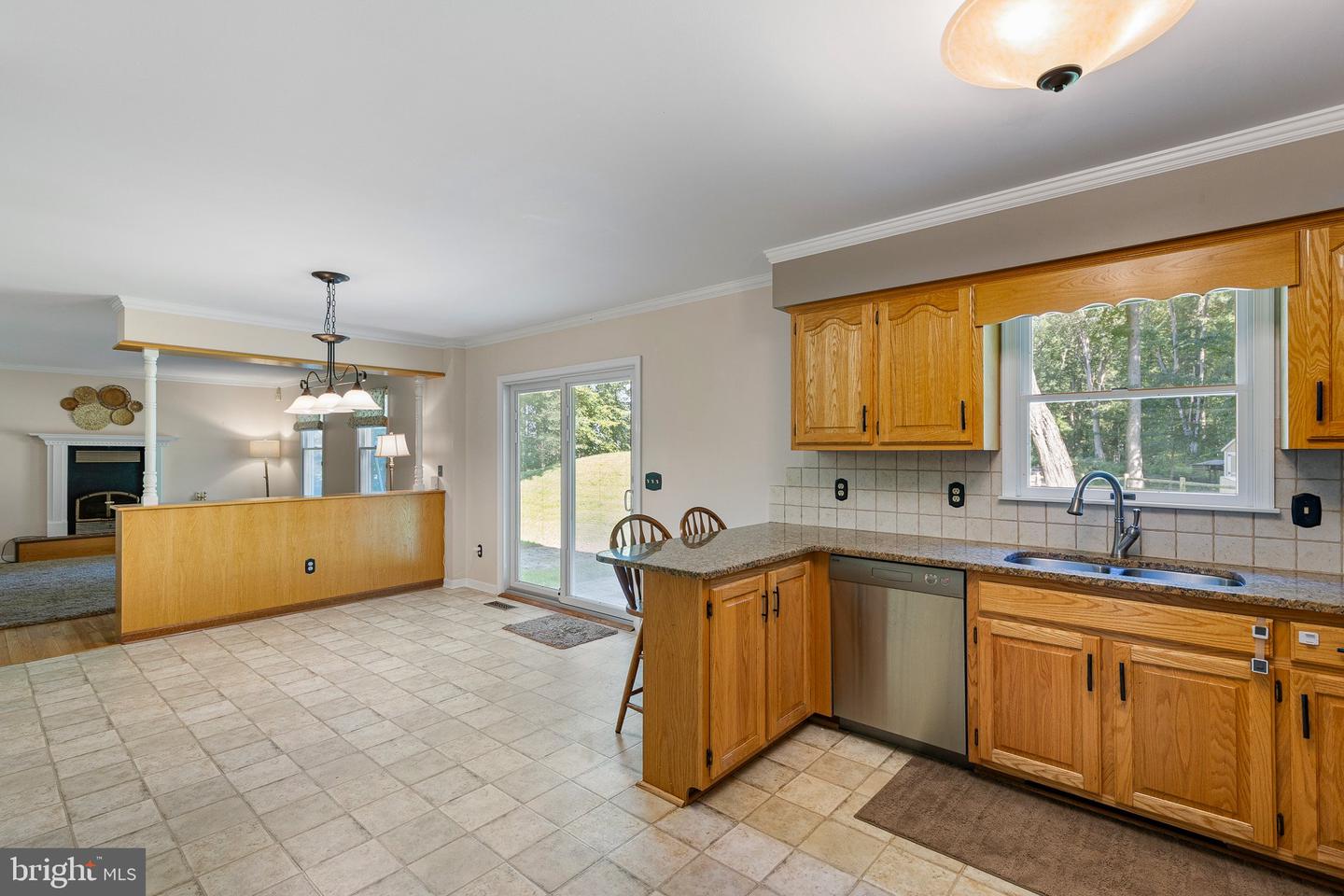 105 Thoroughfare Neck Rd Property Photo 6