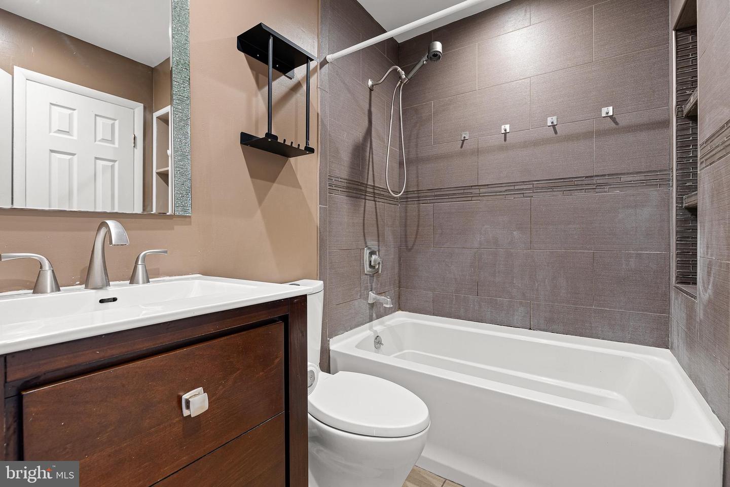 4 Margit Ln Property Photo 17