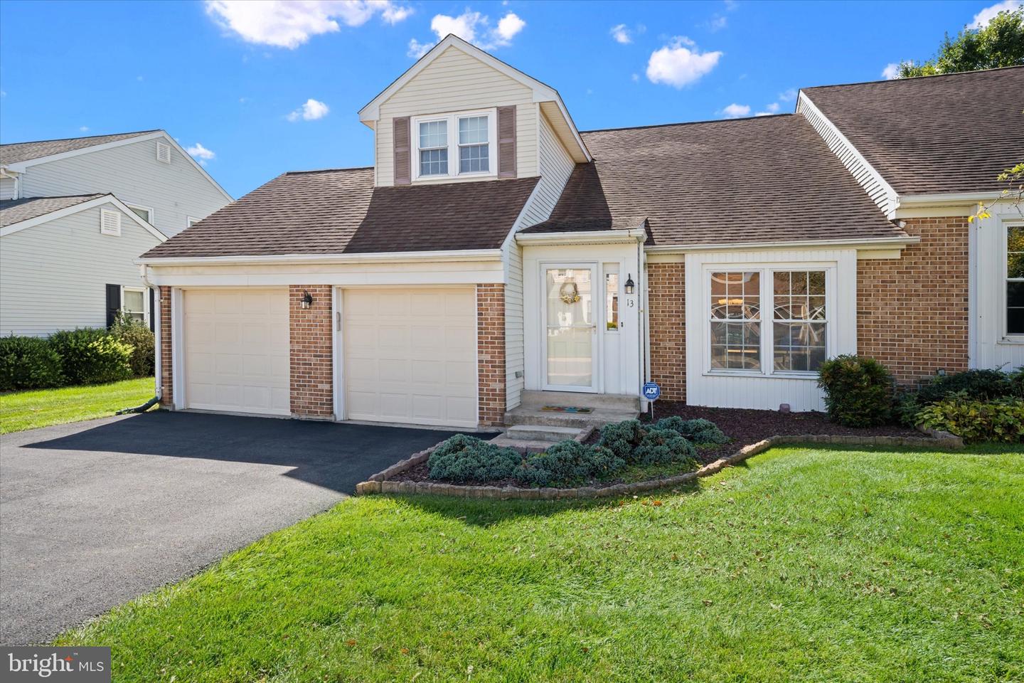 13 Green Meadow Ct Property Photo 1