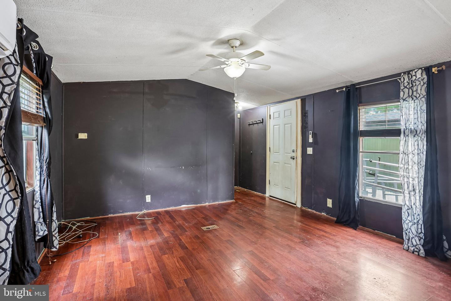 115 5th St #b047 Property Photo 5
