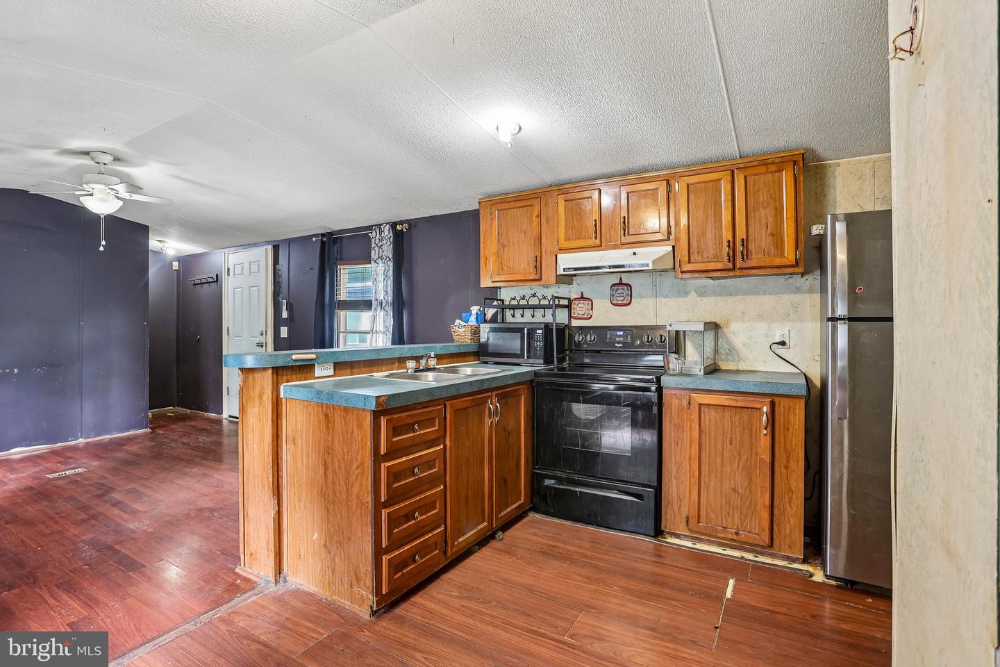 115 5th St #b047 Property Photo 8