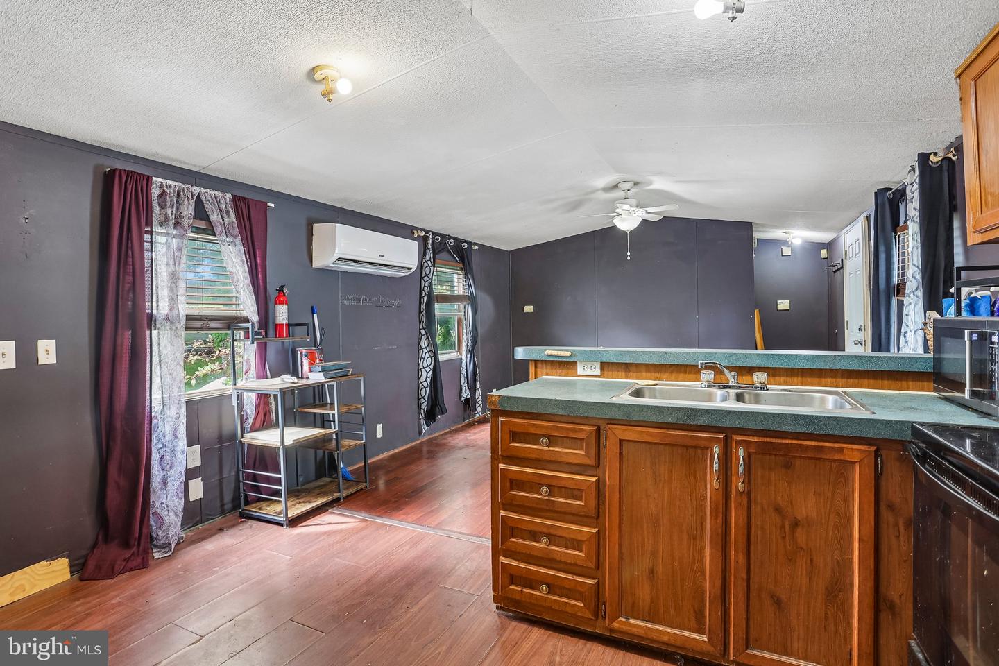 115 5th St #b047 Property Photo 9