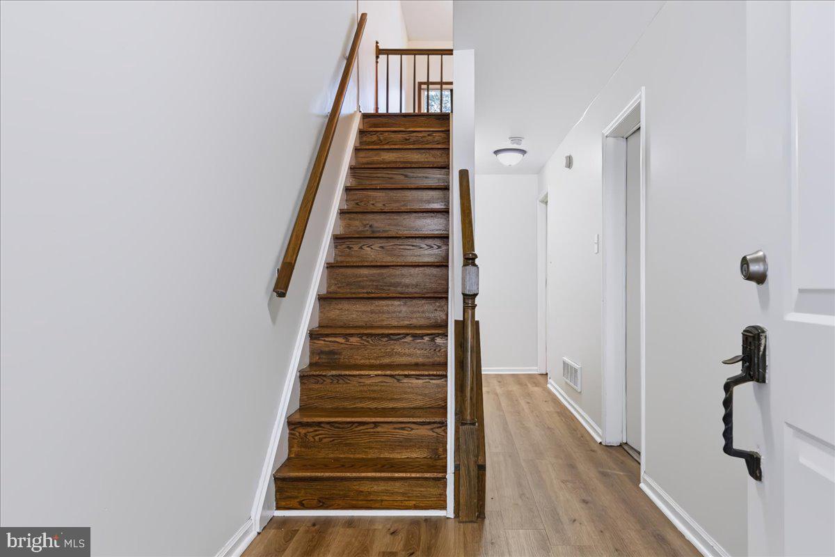 4911 Plum Run Ct Property Photo 4