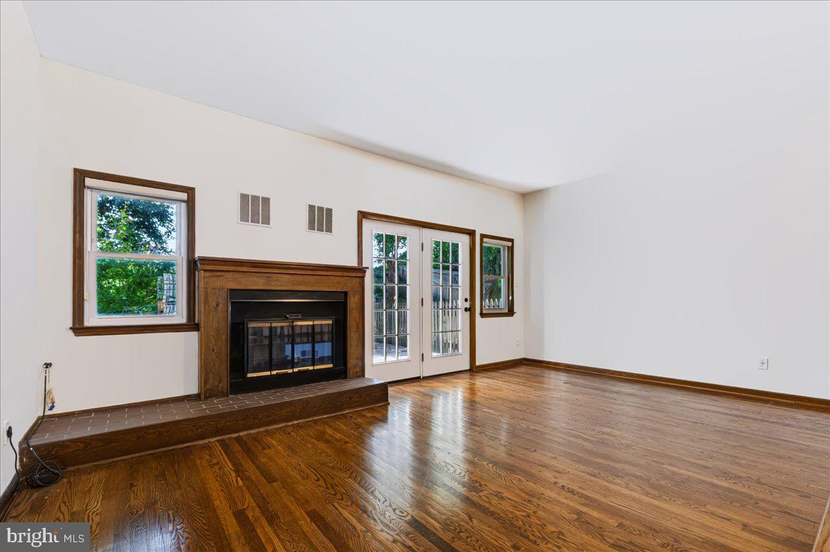 4911 Plum Run Ct Property Photo 6