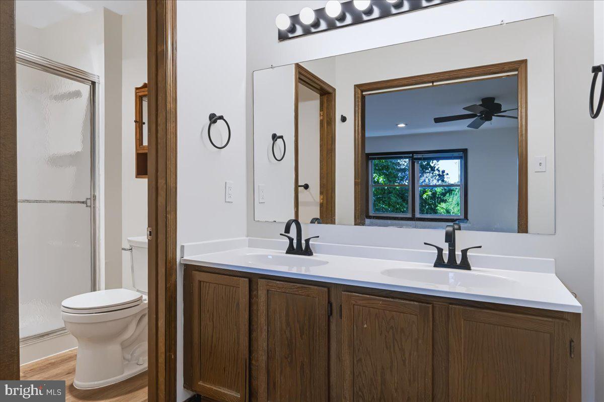 4911 Plum Run Ct Property Photo 24