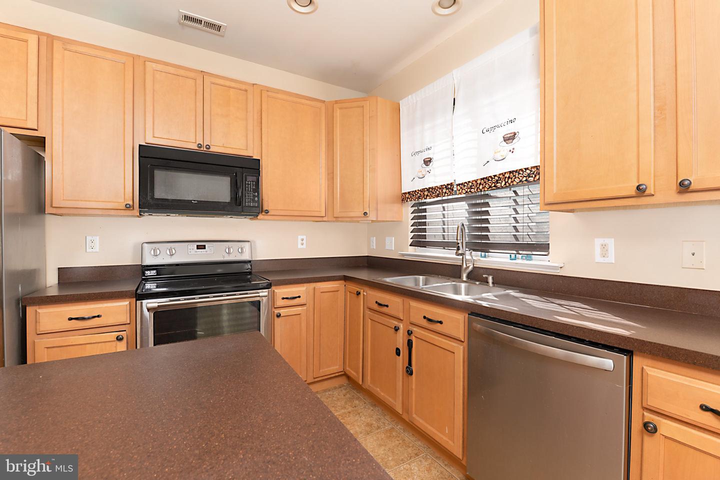 1040 Sherbourne Rd Property Photo 8
