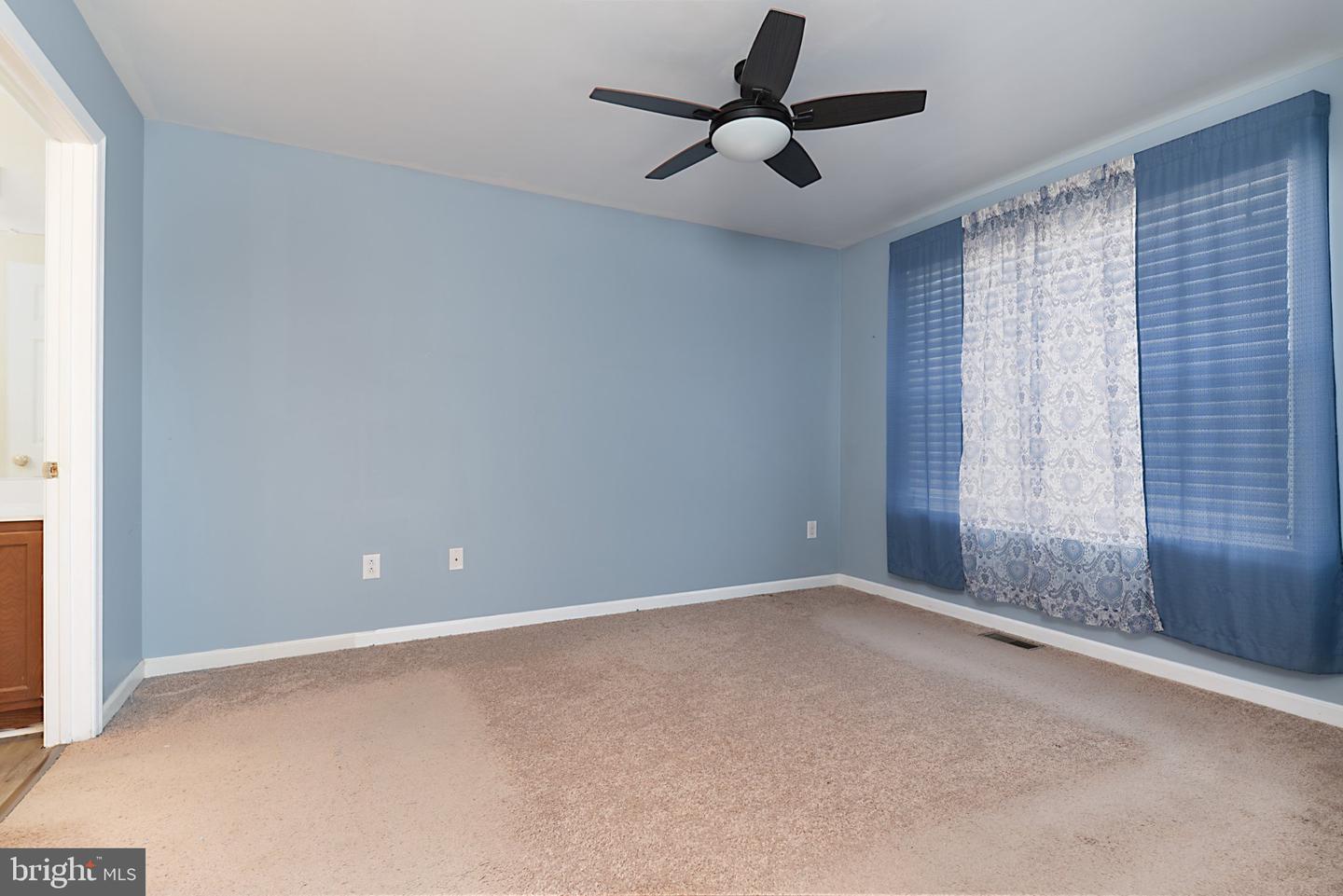 1040 Sherbourne Rd Property Photo 9