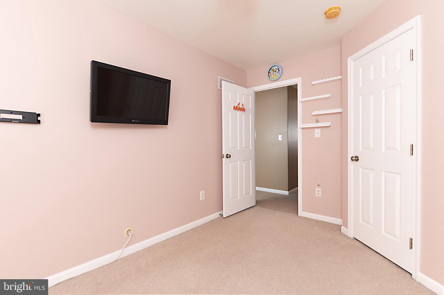 1040 Sherbourne Rd Property Photo 13