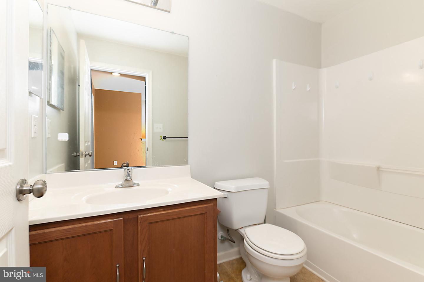 1040 Sherbourne Rd Property Photo 15