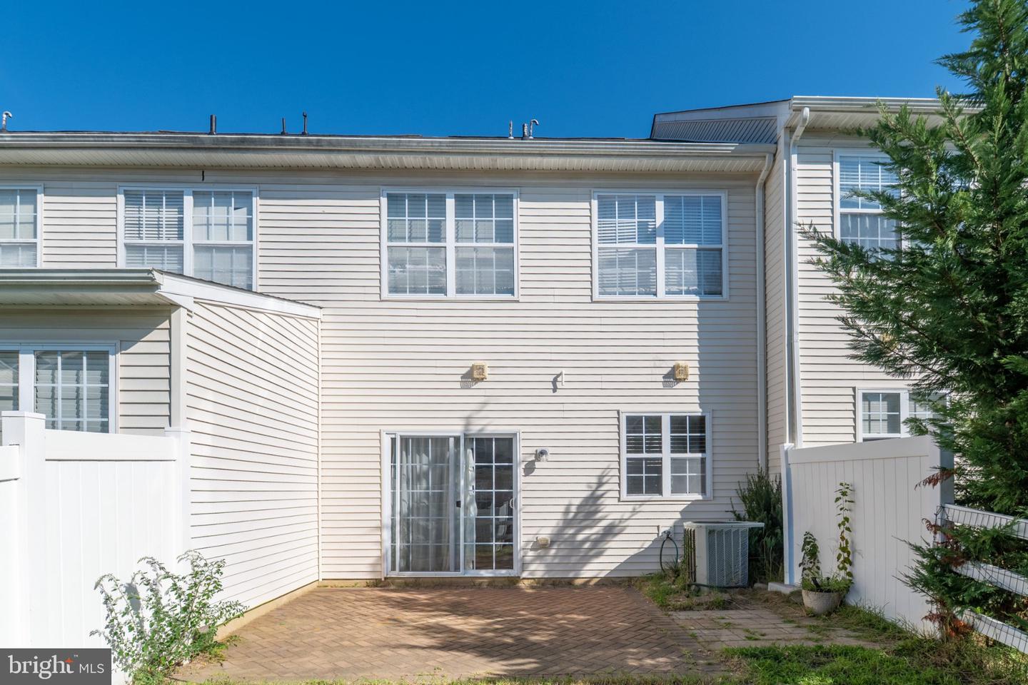 1040 Sherbourne Rd Property Photo 17